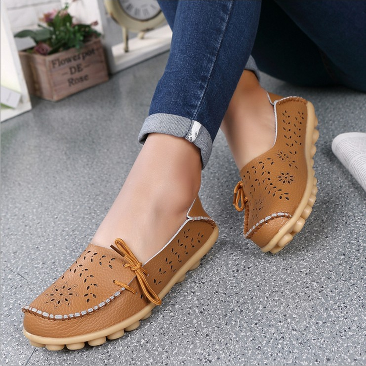 Women's Perforated Lace-Up Casual Shoes with Flat Sole