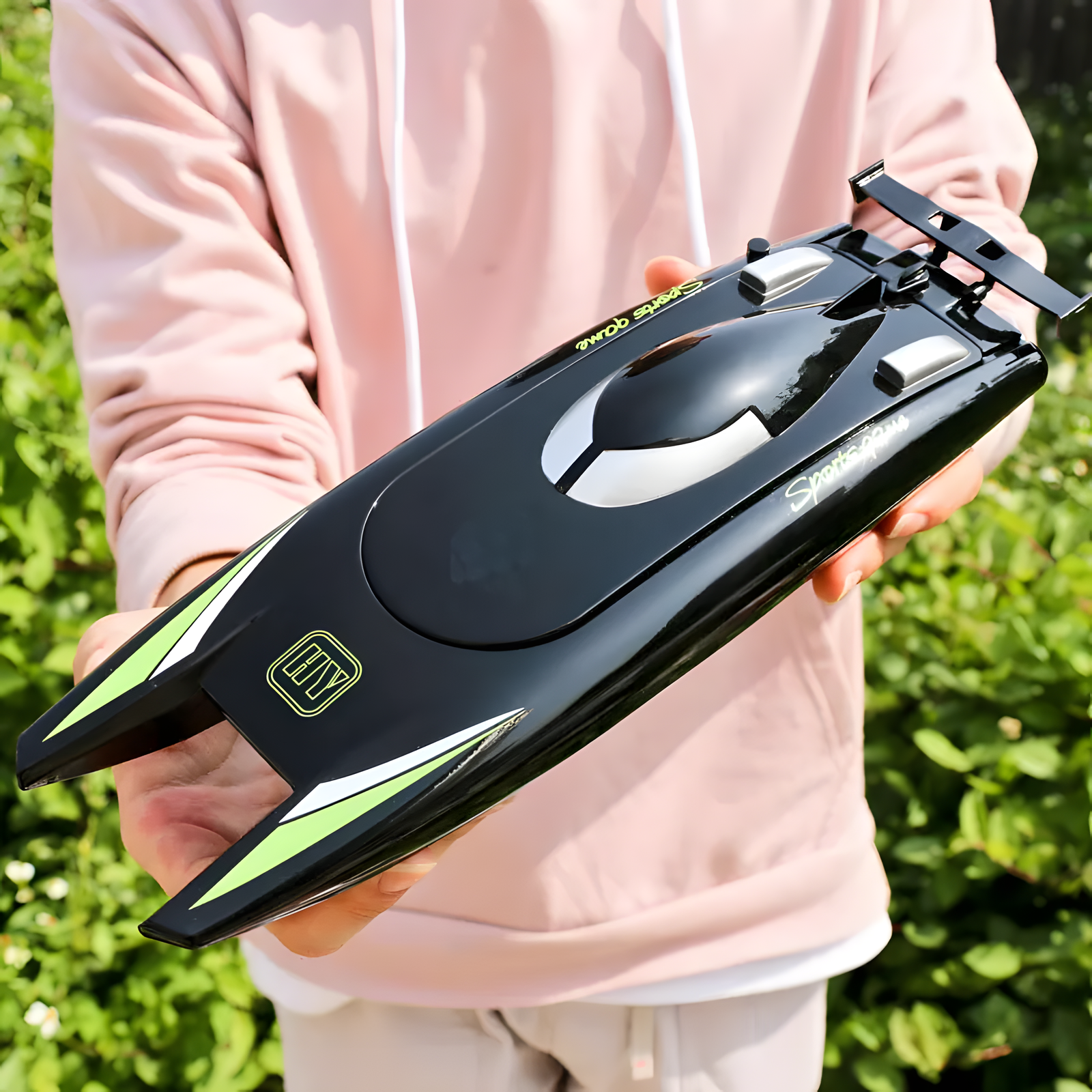 Rechargeable Remote Control Speed Boat for Outdoor Water Play
