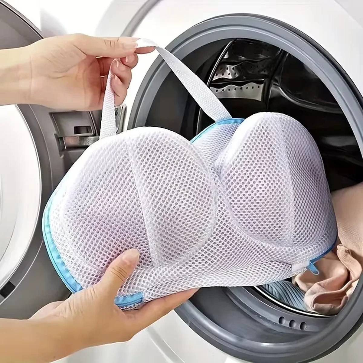 Zippered Mesh Laundry Bag for Delicates and Small Garments