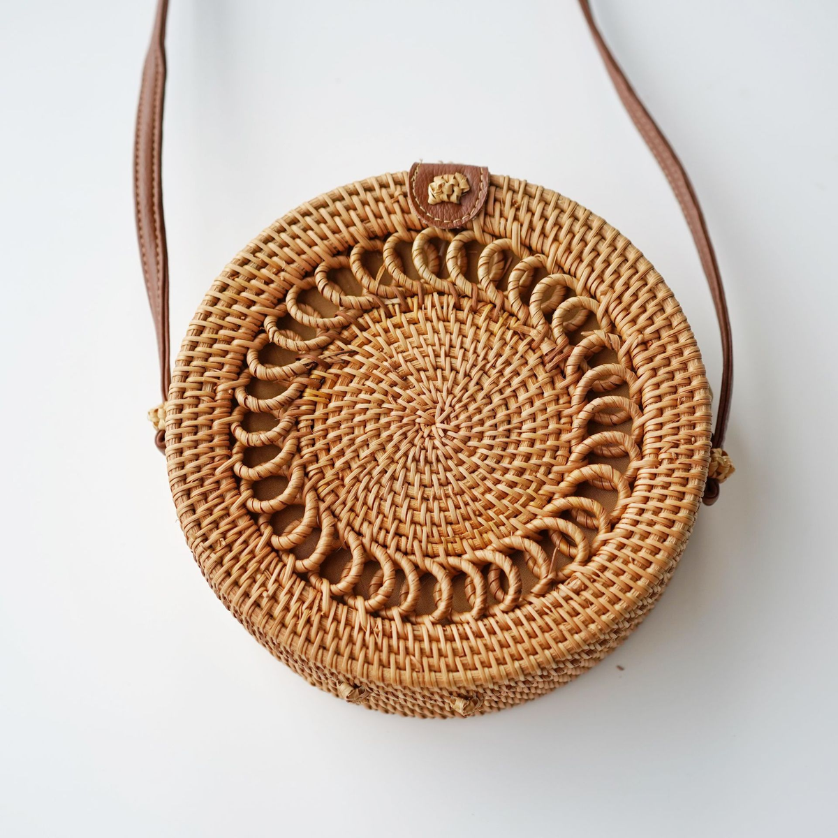 Small Woven Rattan-Style Crossbody Bag with Lining and Strap