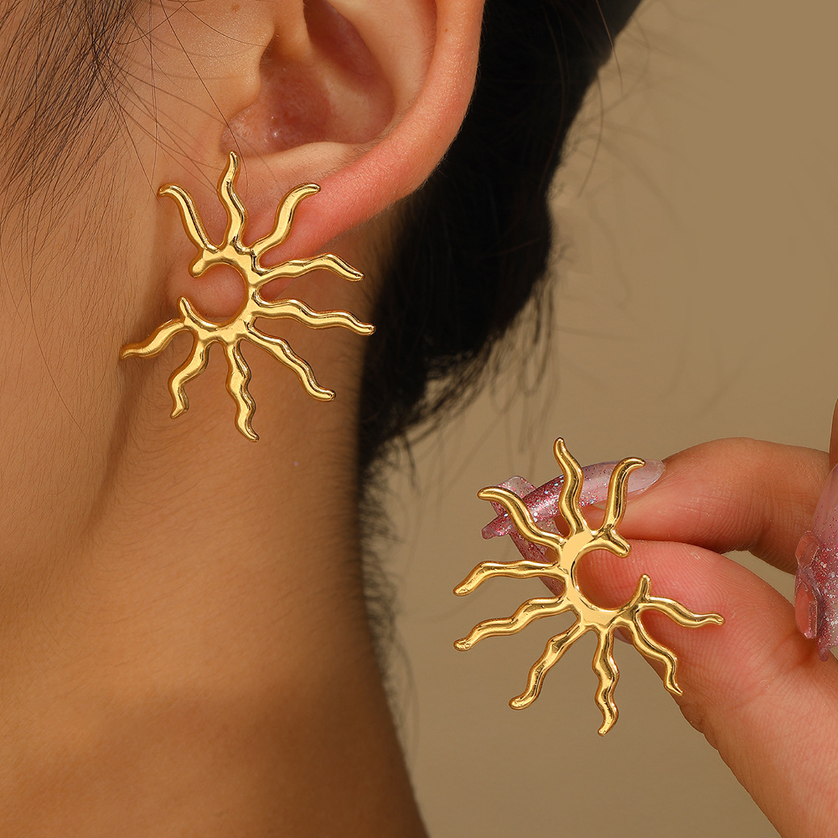 Wavy Sunray Open Hoop Earrings with Sculptural Rays