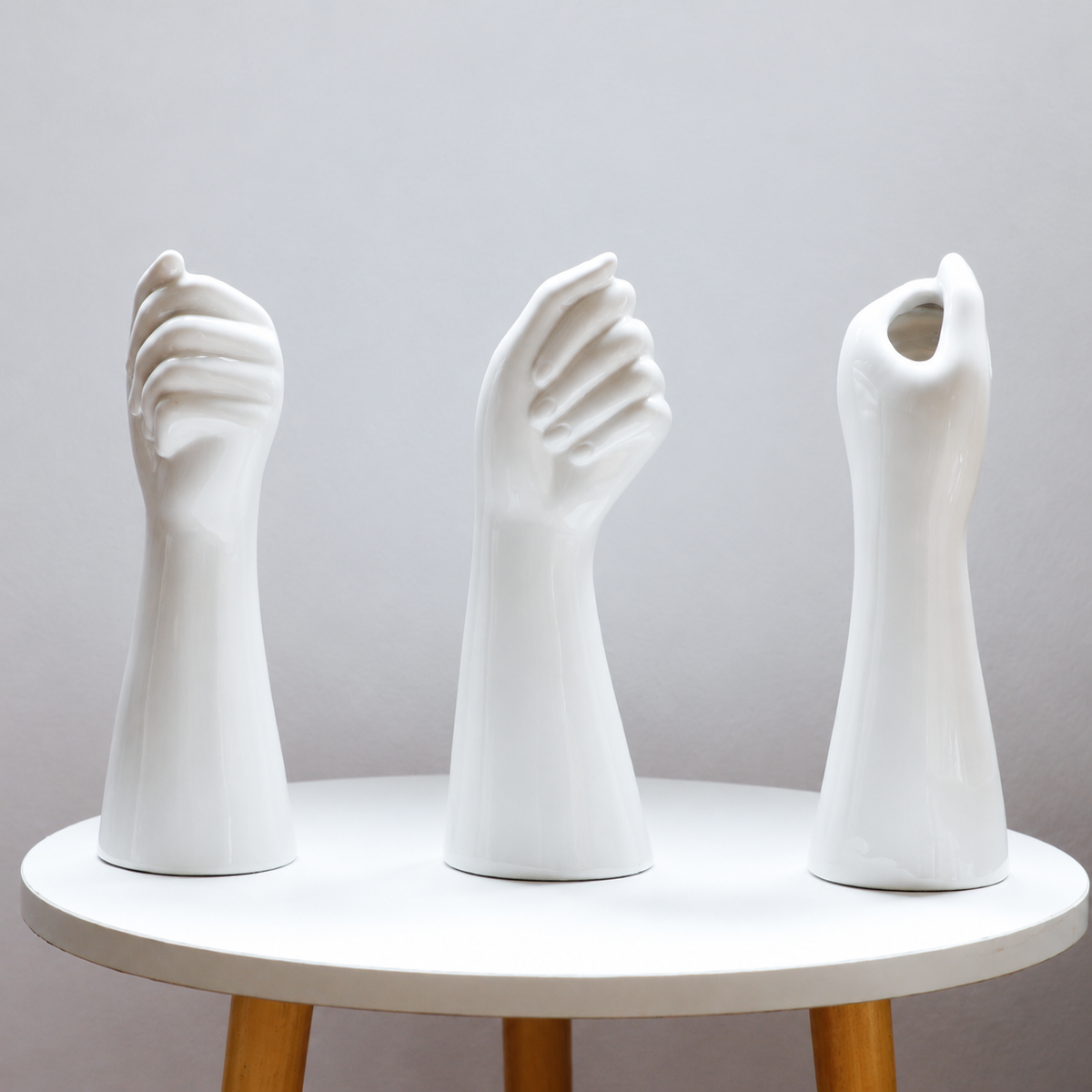 Hand-Shaped Ceramic Vase, Sculptural Flower Display 23.5 cm