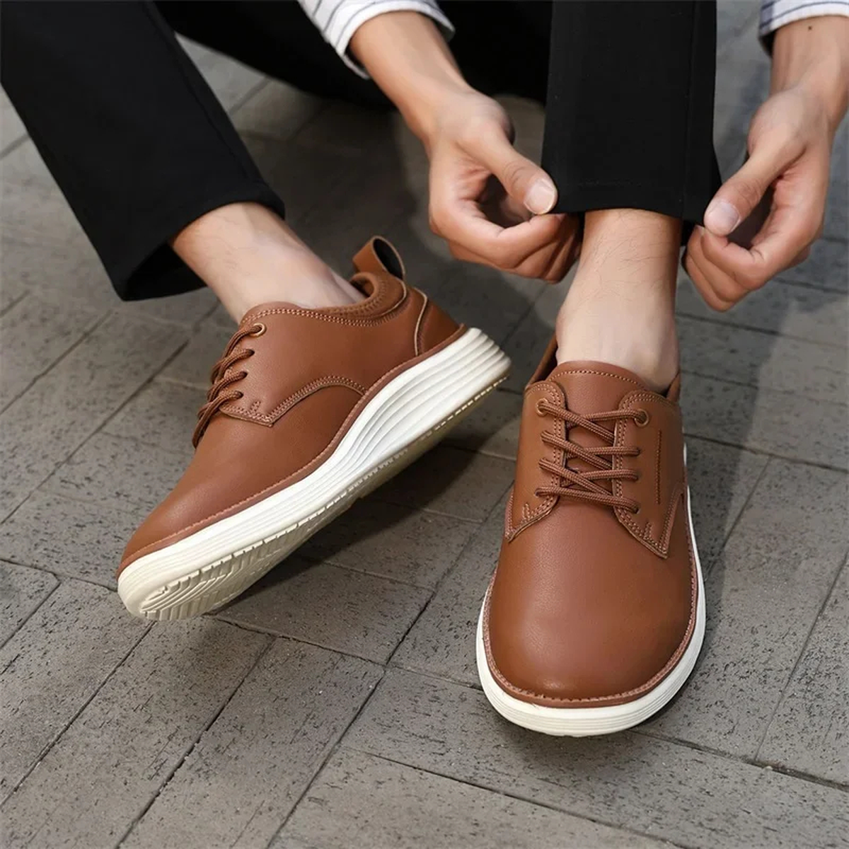 Men's Lace-Up Court Sneakers with Bright Contrast Sole
