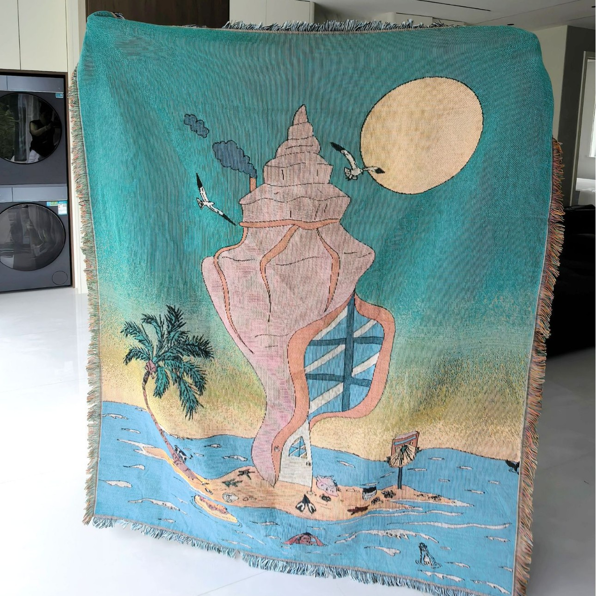 Illustrated Woven Throw Blanket with Fringe, 130 x 160 cm