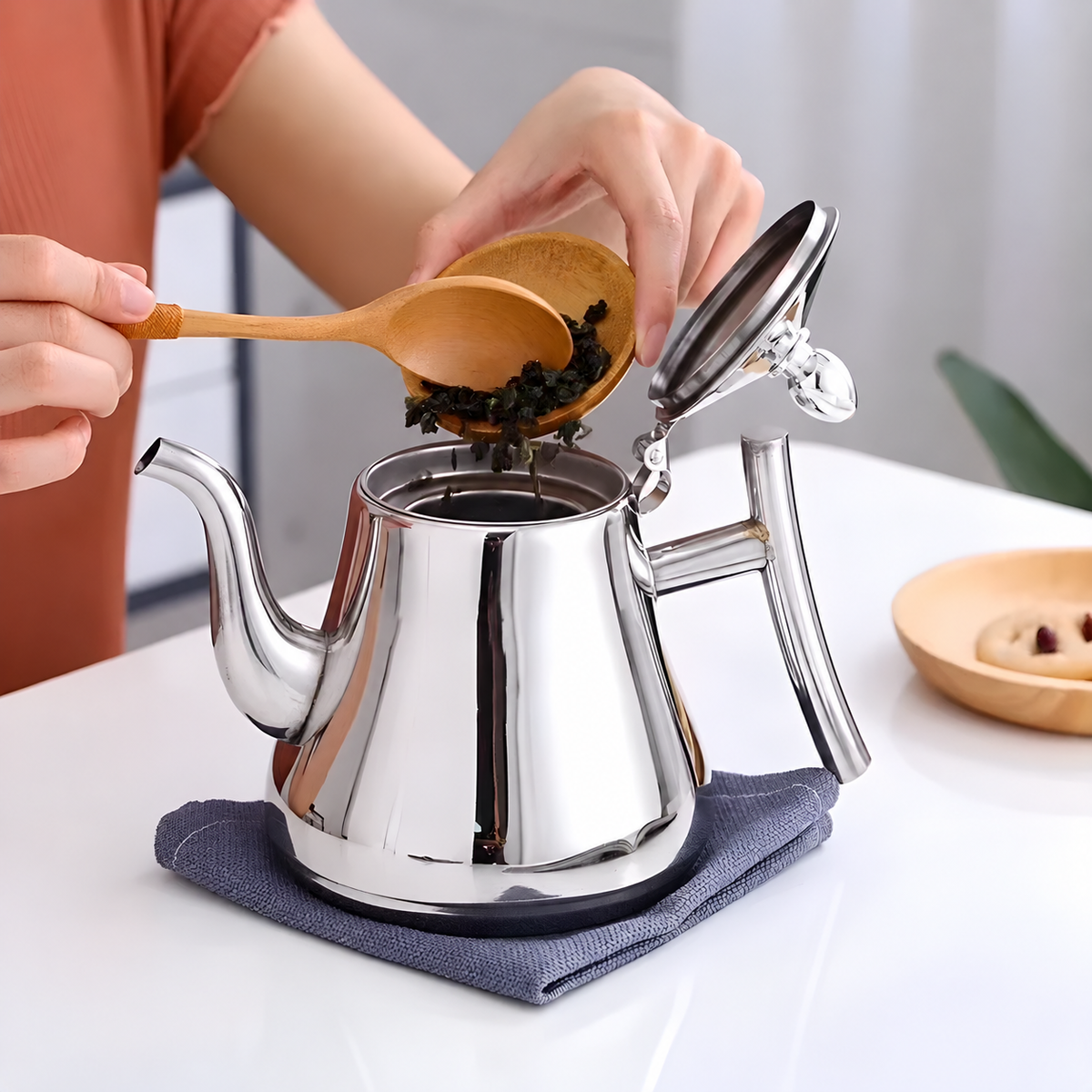 Stainless Steel Teapot with Removable Filter and Hinged Lid