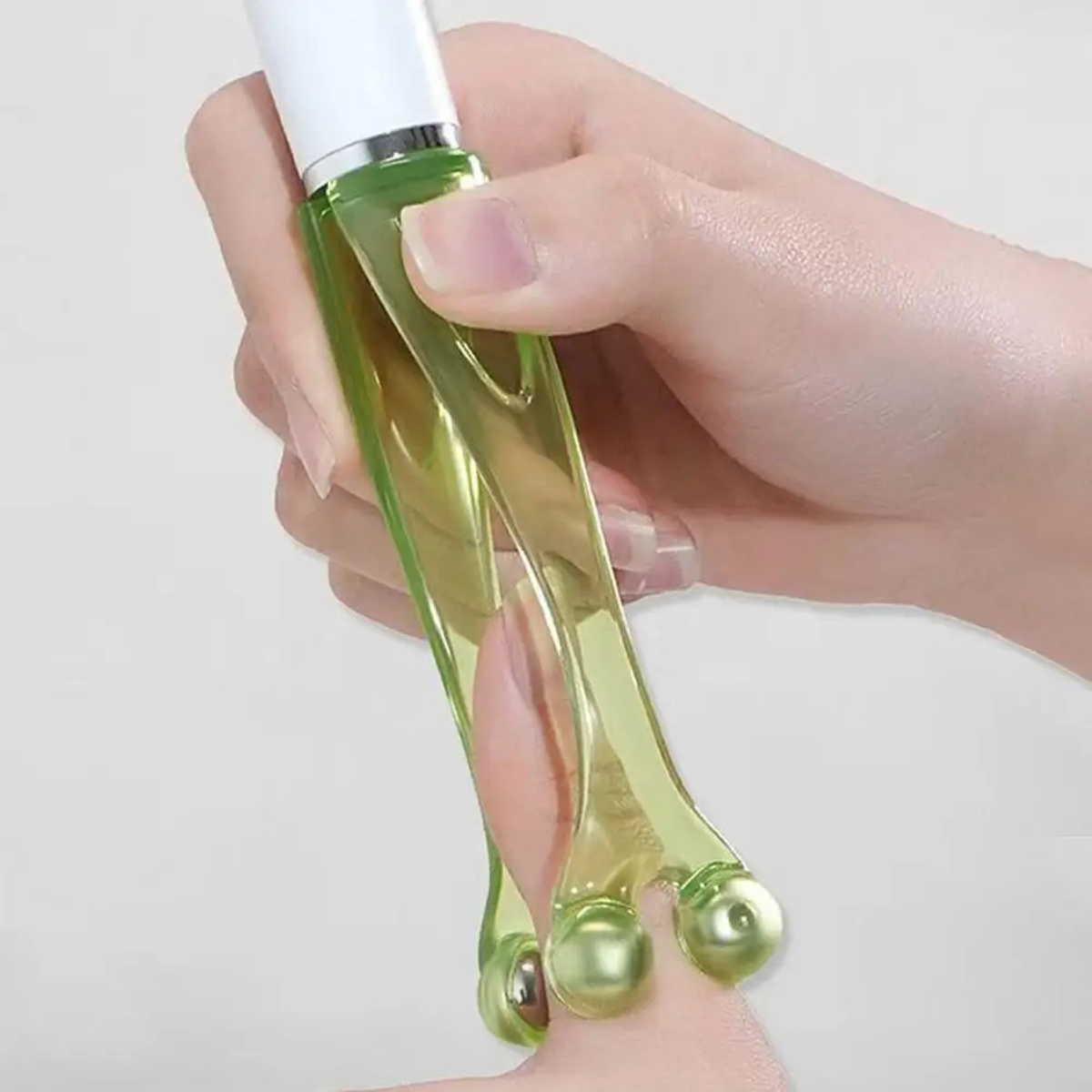 Manual Dual-Roller Finger Wand for a Simple Hand Routine