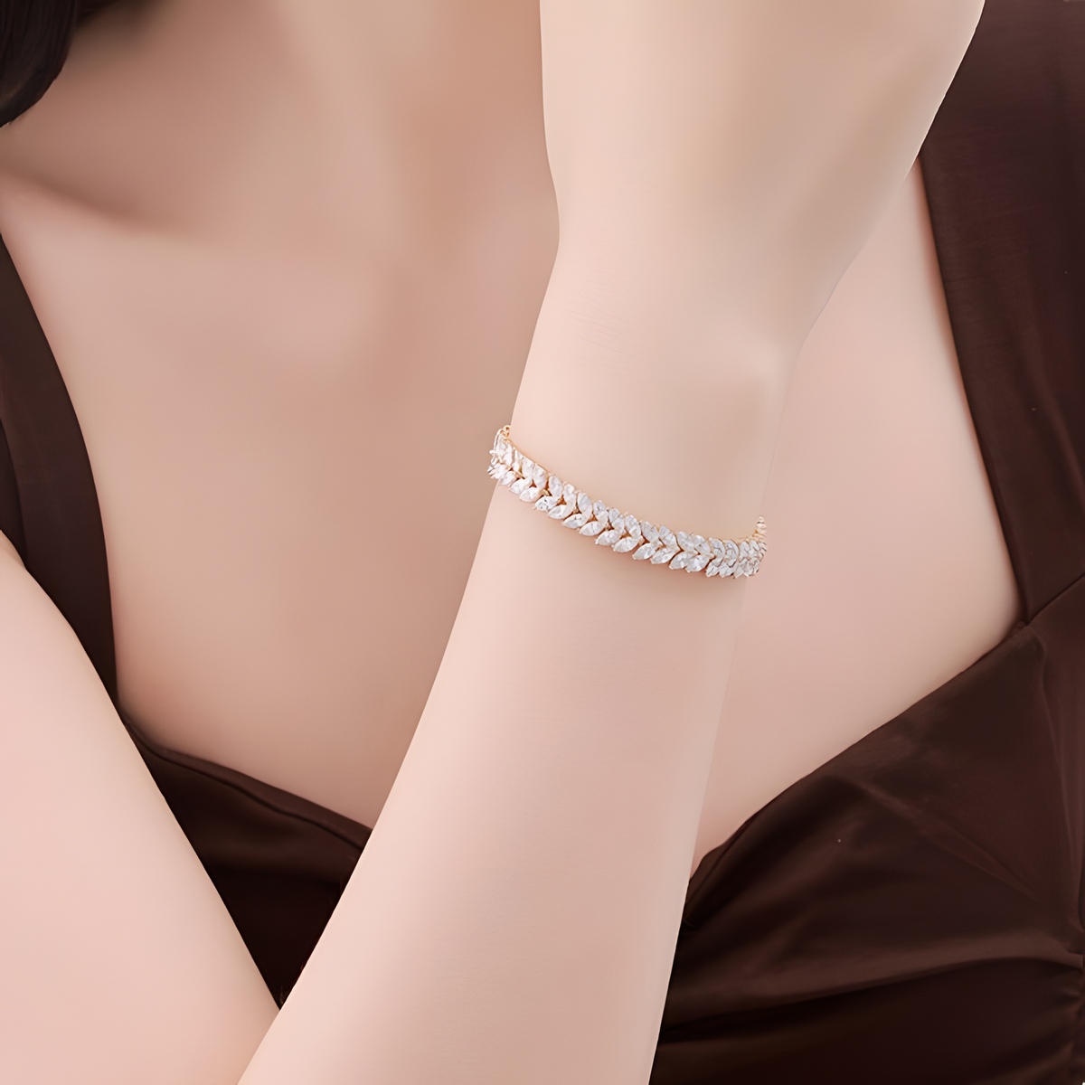 Wheat Ear Bracelet, Leaf-Pattern Links in Gold or Silver Tone