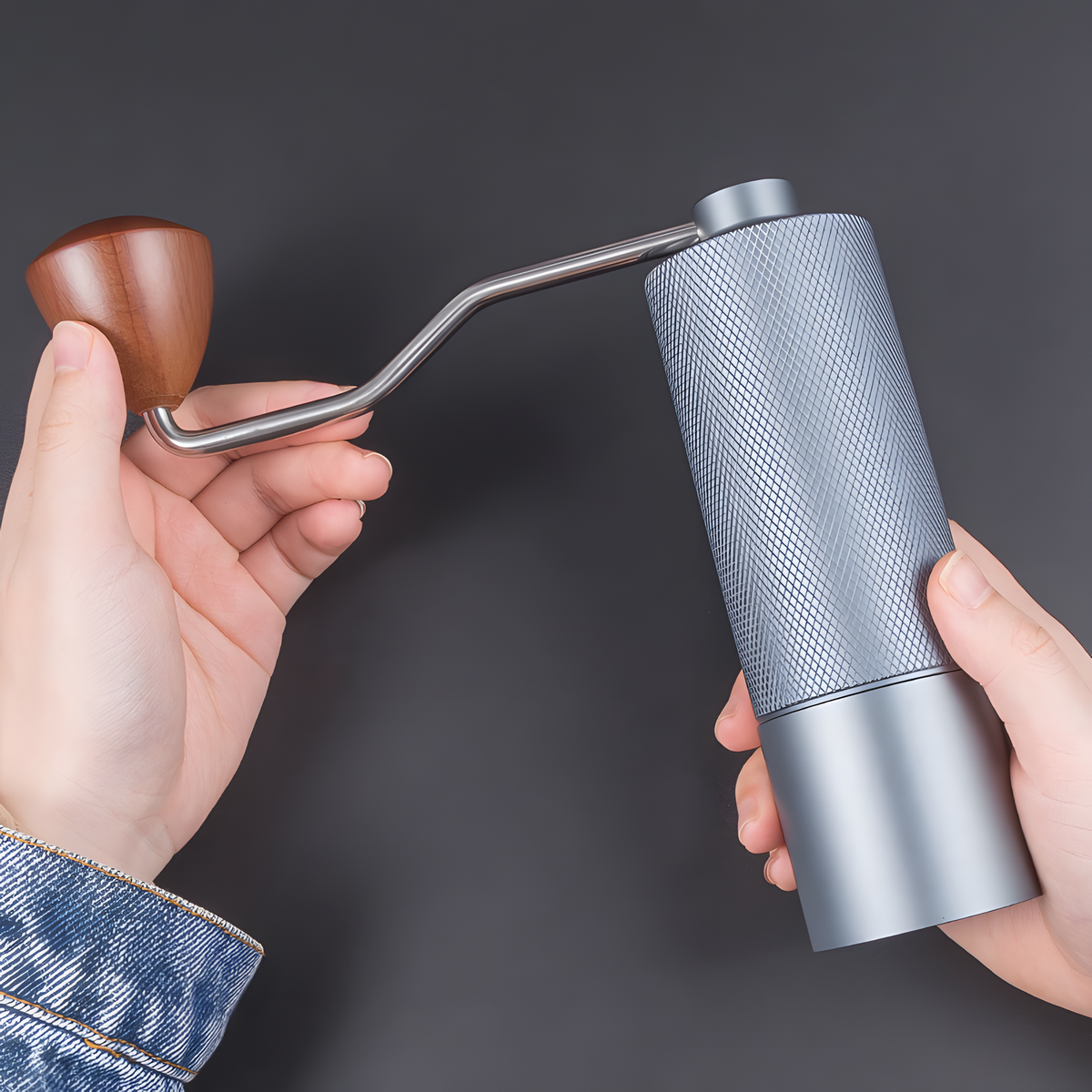 Diamond-Textured Manual Coffee Grinder with Adjustable Grind
