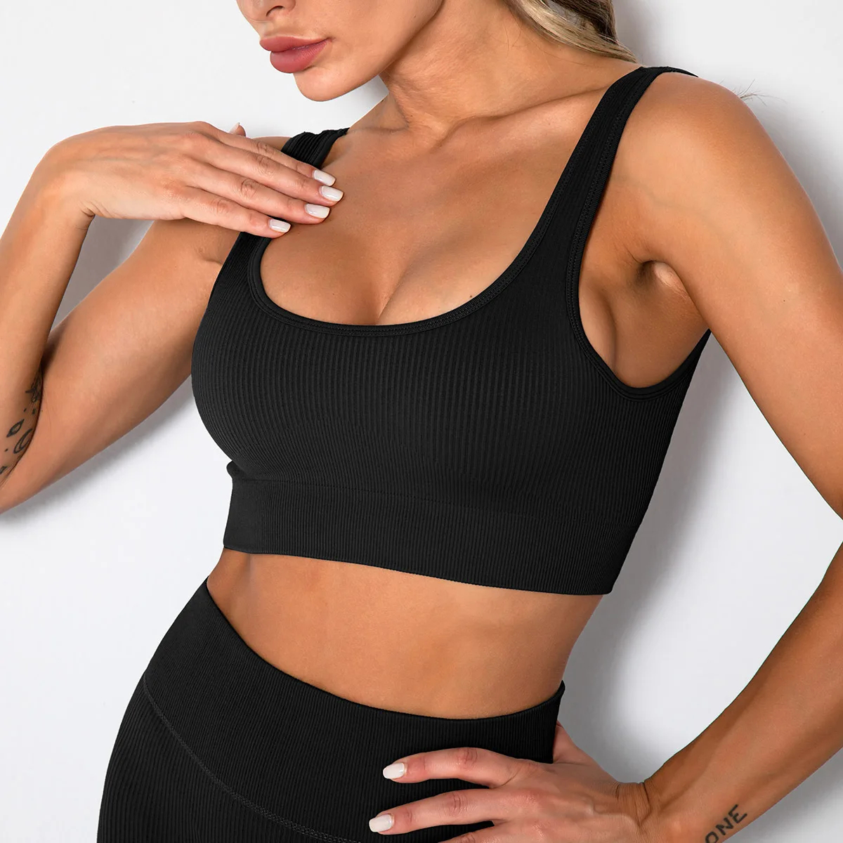 Women's Ribbed Yoga Sports Bra with Wide Straps and Scoop Neck