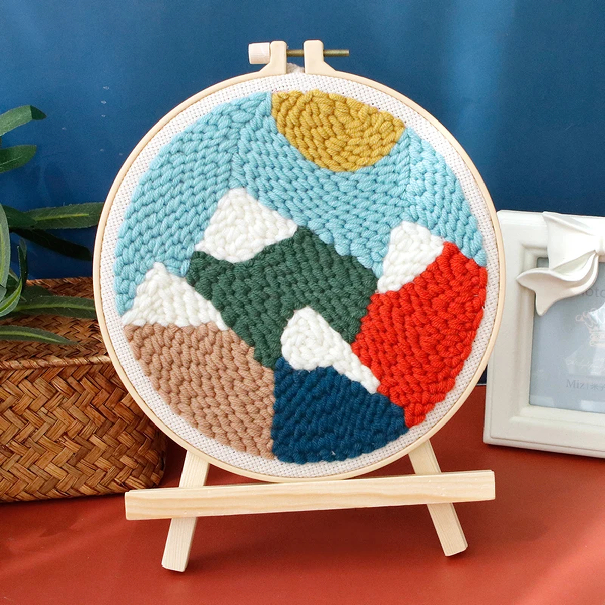 Punch Needle Embroidery Kit with Hoop, Yarn & Printed Design Pattern