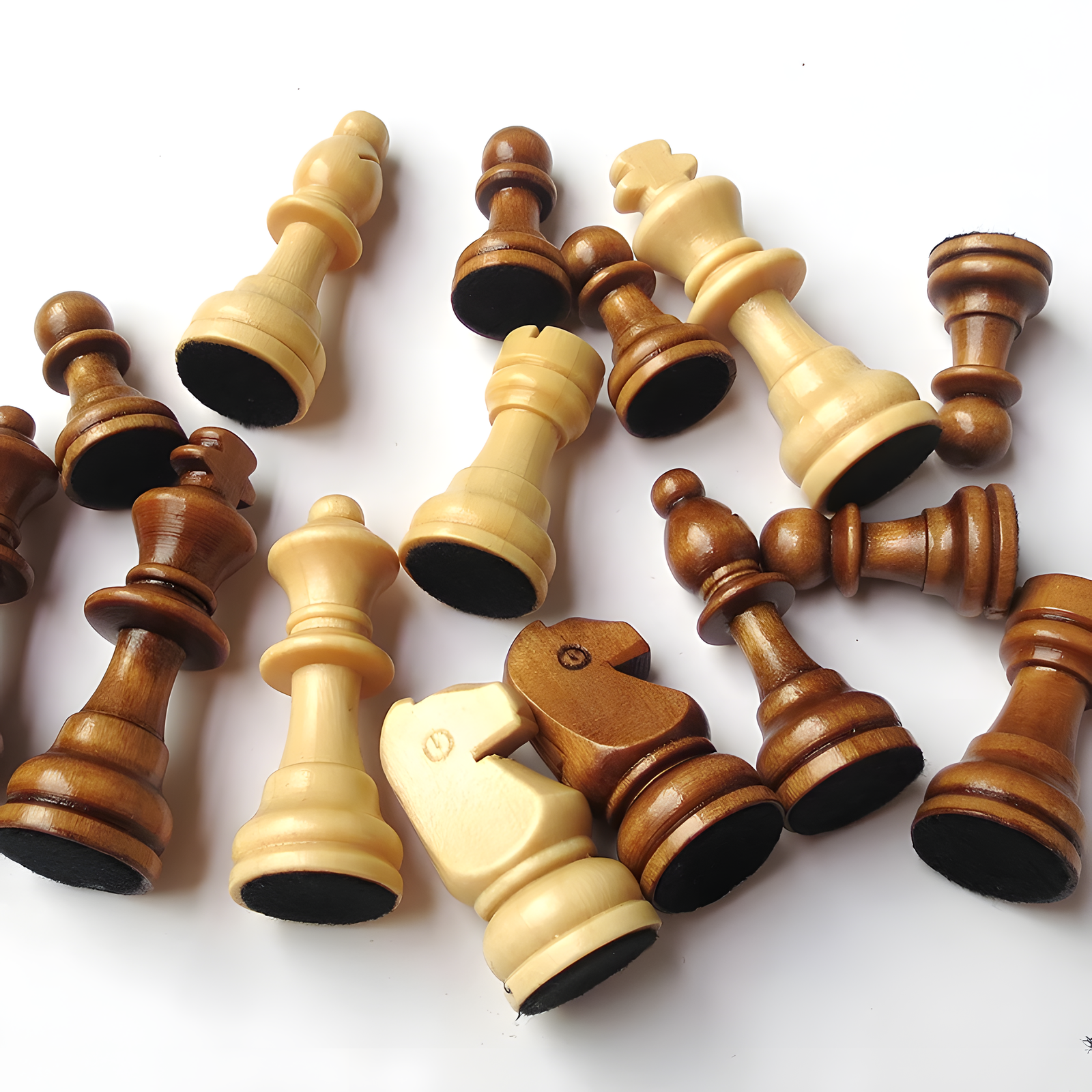 Magnetic Foldable Chess Set with Travel Board and Pieces