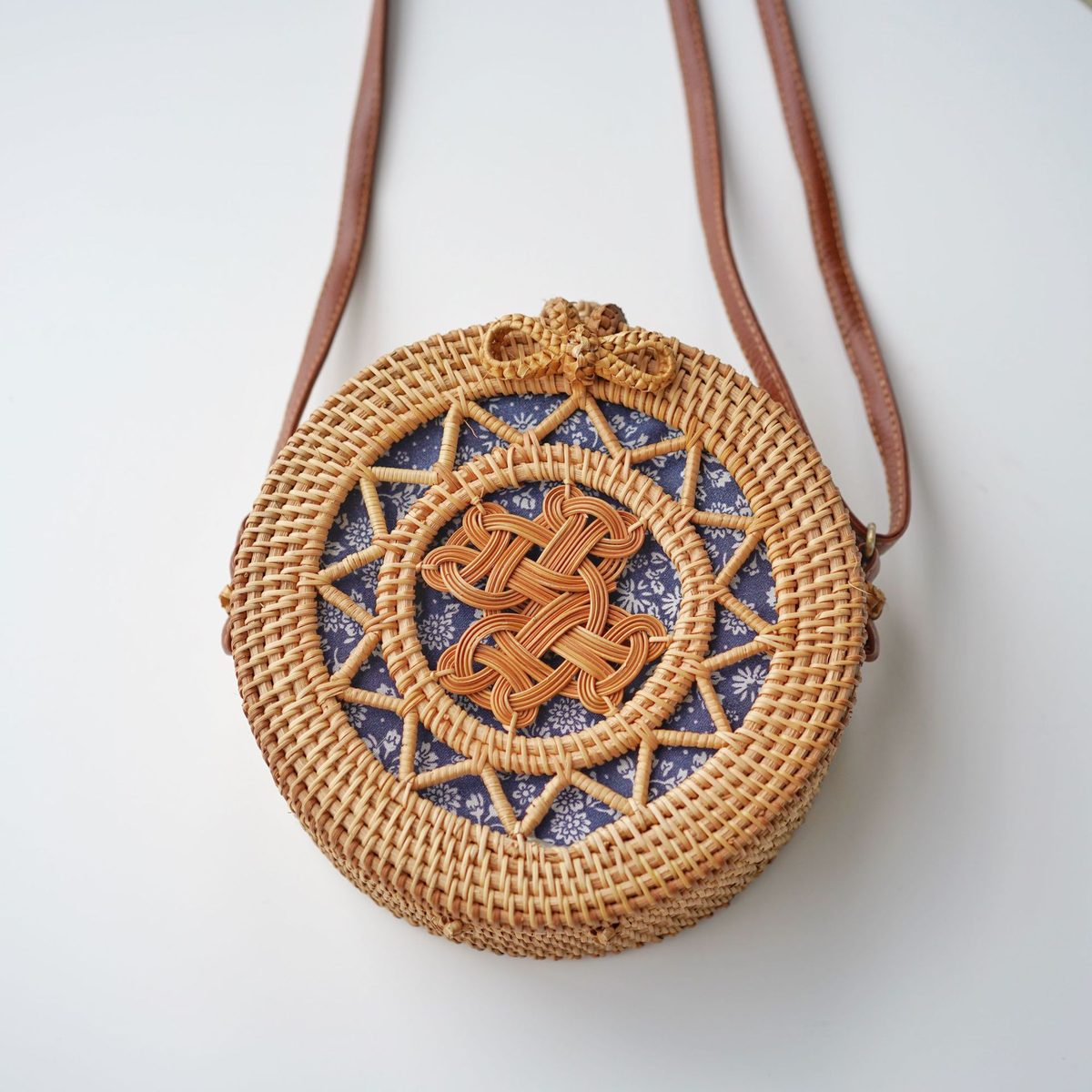 Small Woven Rattan-Style Crossbody Bag with Lining and Strap