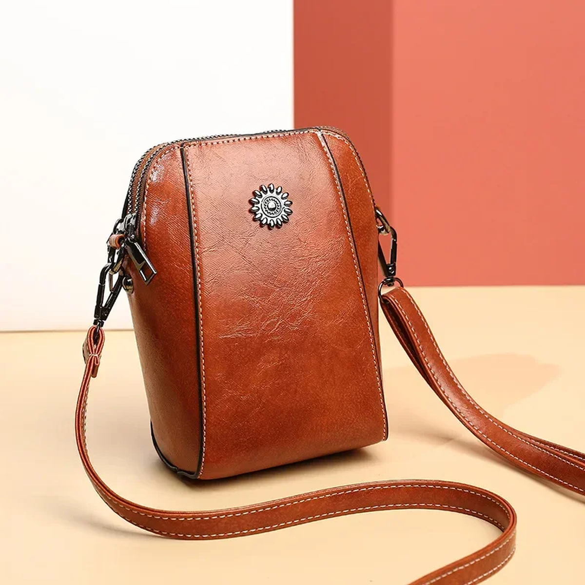Compact Vertical Phone Crossbody Bag with Zip and Inner Pocket