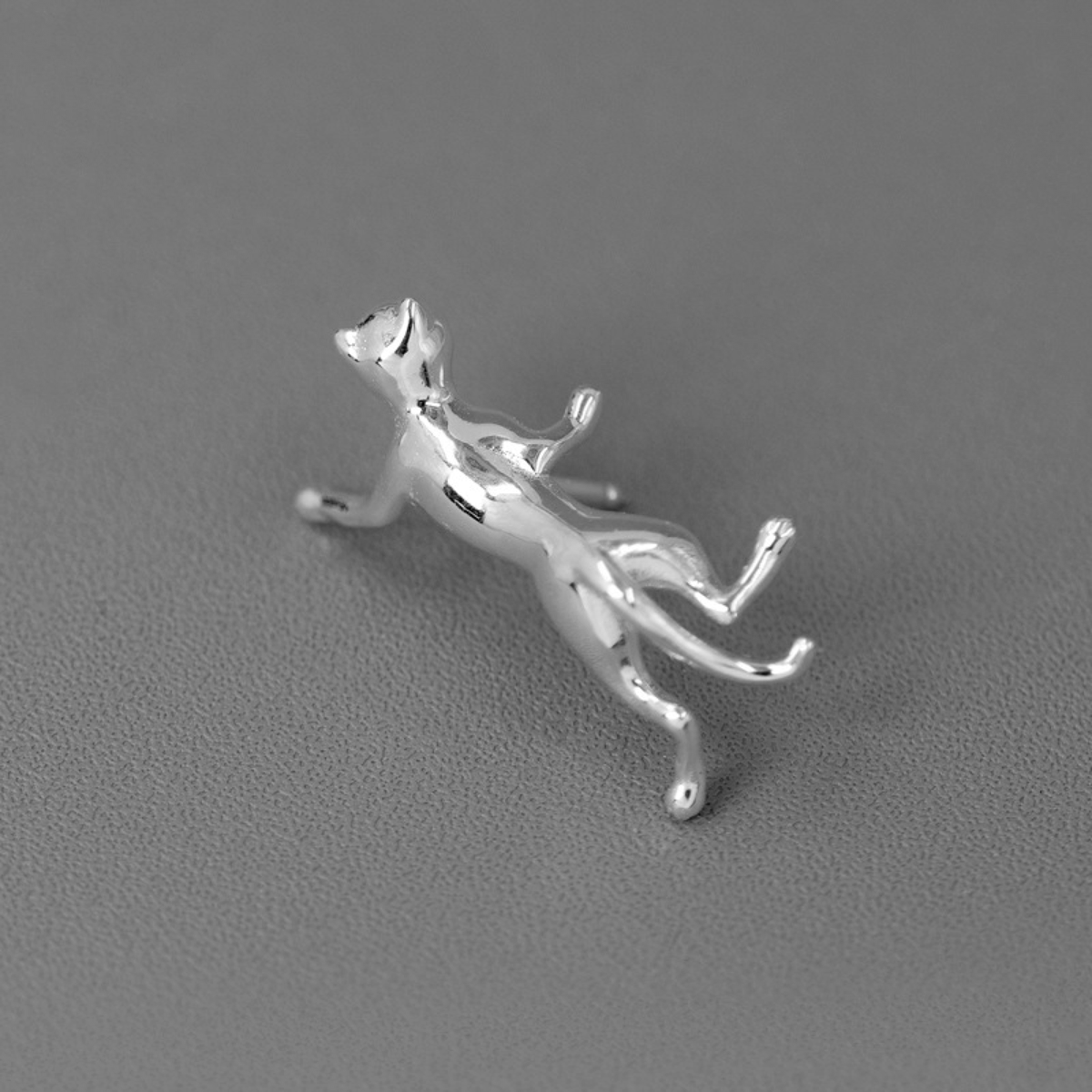 Climbing Cat Brooch Pin in Silver-Tone or Gold-Tone Finish