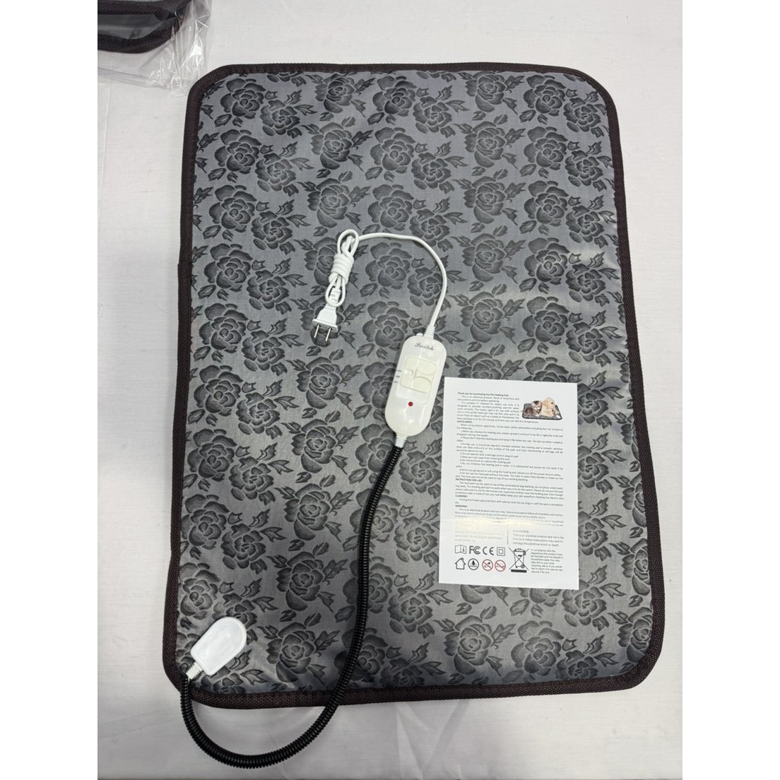 Heated Pet Mat – Electric Warming Pad for Dogs & Cats